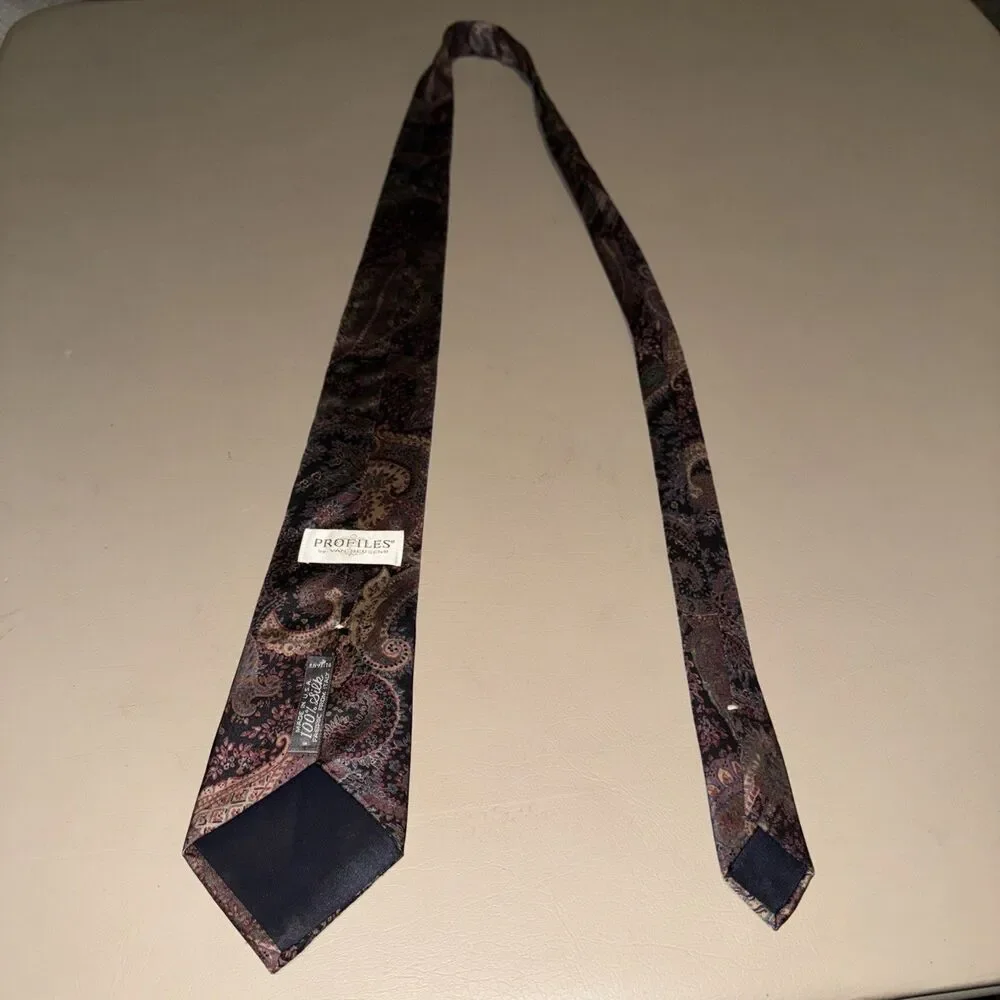 Profiles Van Heusen Men’s Tie Multicolor Paisley